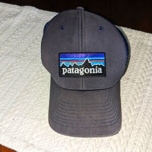 Patagonia trucker hat unisex Adjustable back Navy Blue EUC